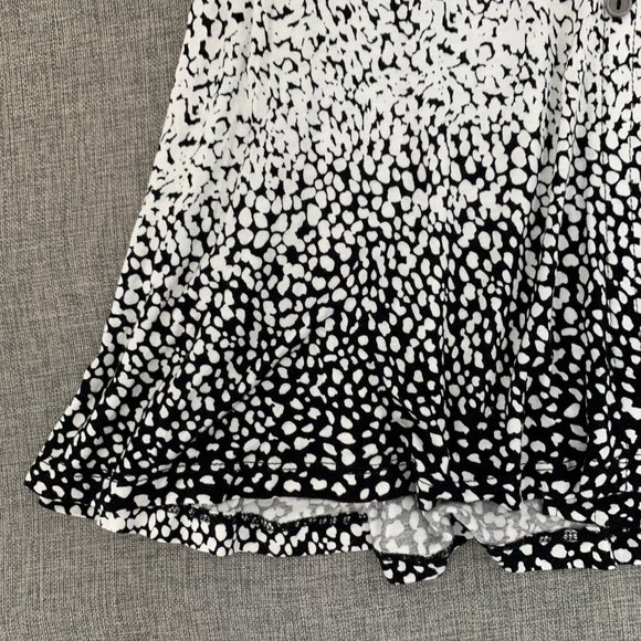 Jessica Simpson Soft Flowy Tank Top Black White Leopard Scoop Neck Viscose Small - Picture 3 of 12